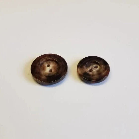 Bøffelhornsknap 117 : meleret brun - 20 mm